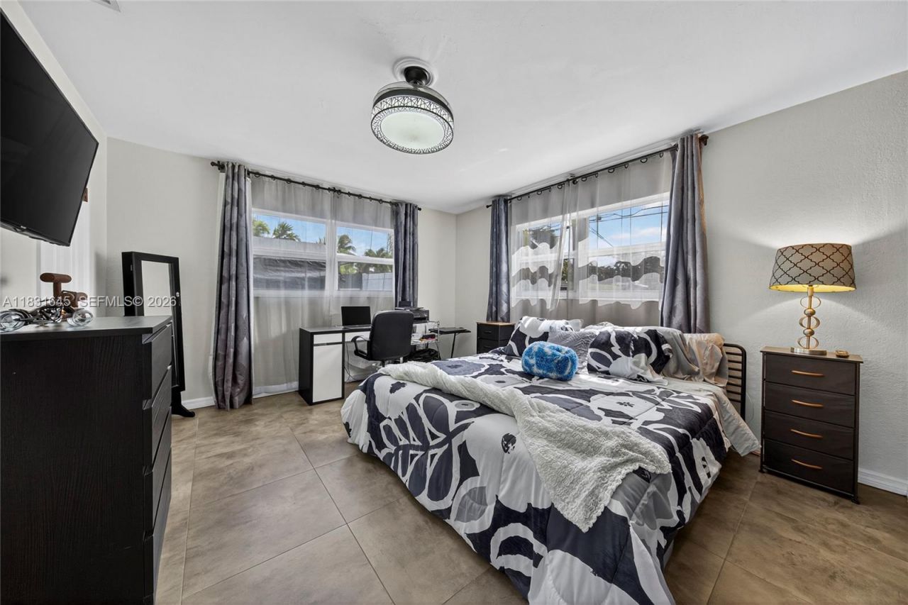 380 SE 1st Ter, Pompano Beach, FL 33060 Photo