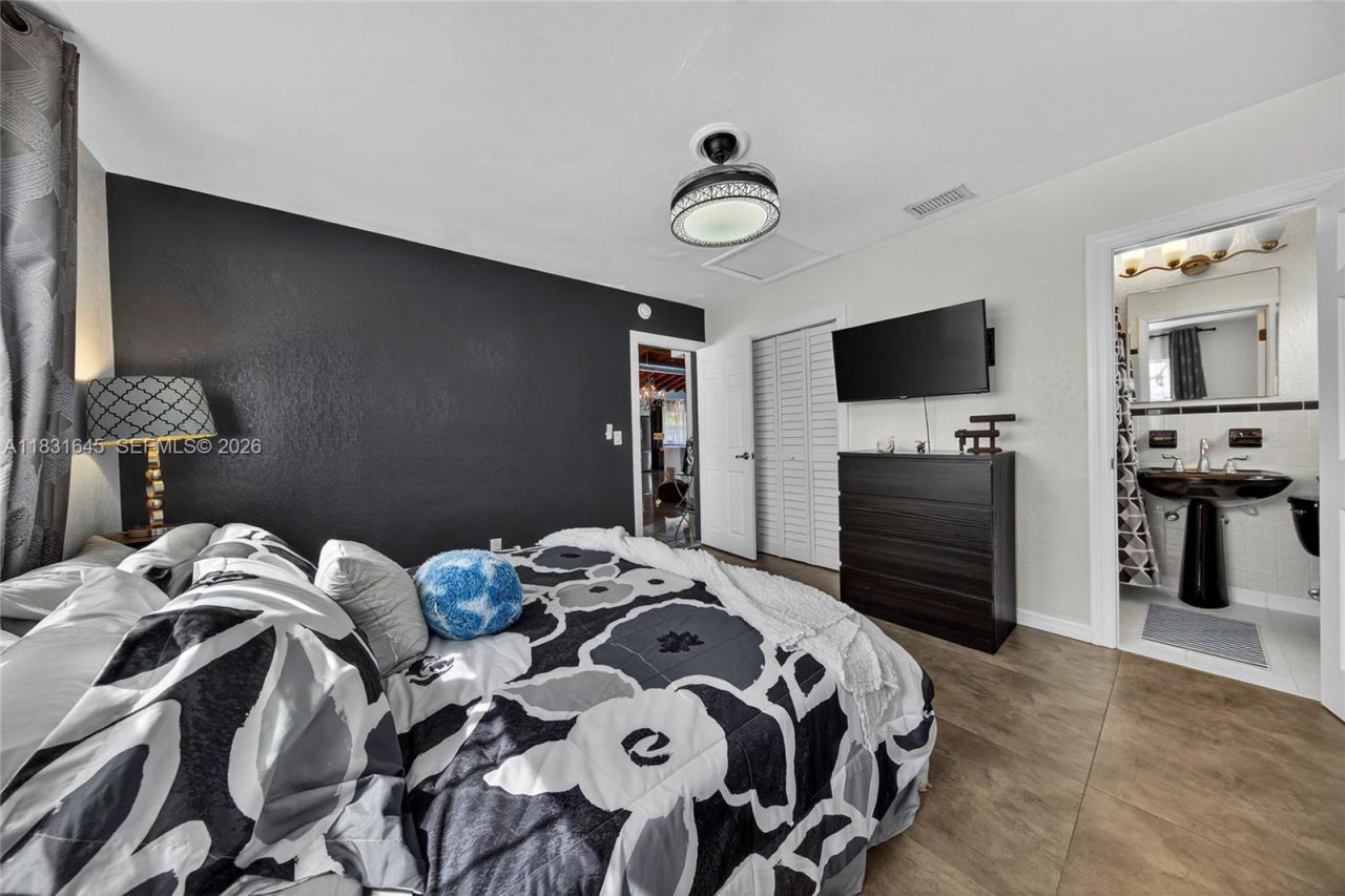 380 SE 1st Ter, Pompano Beach, FL 33060 Photo