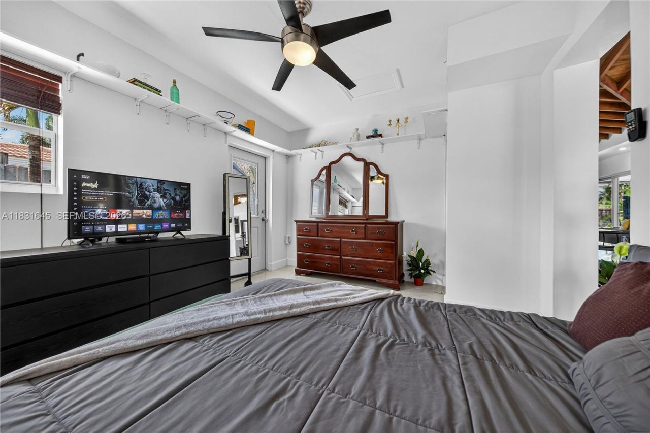 380 SE 1st Ter, Pompano Beach, FL 33060 Photo