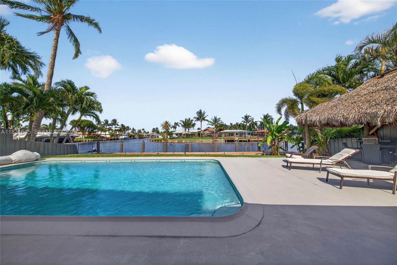 380 SE 1st Ter, Pompano Beach, FL 33060 Photo