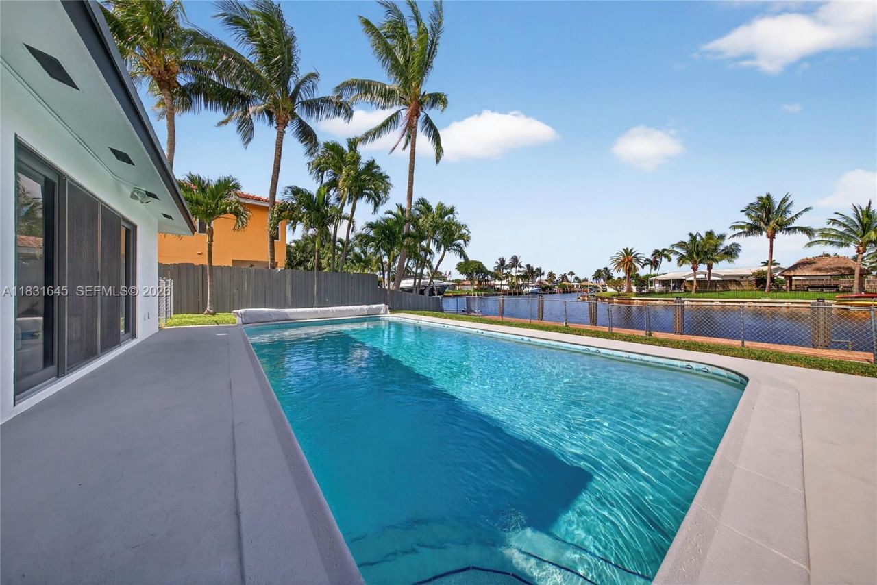 380 SE 1st Ter, Pompano Beach, FL 33060 Photo