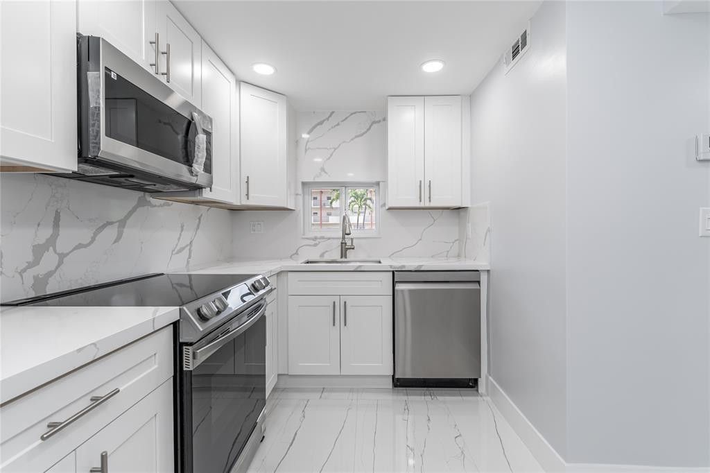 361 S Hollybrook Drive, Unit 105, Pembroke Pines, FL 33025 Photo