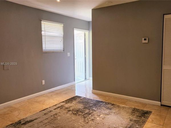 55 SW 12th St, Unit 3, Dania Beach, FL 33004