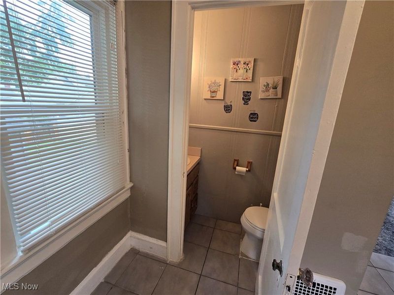 914 Dan Street, Akron, OH 44310 Photo 12