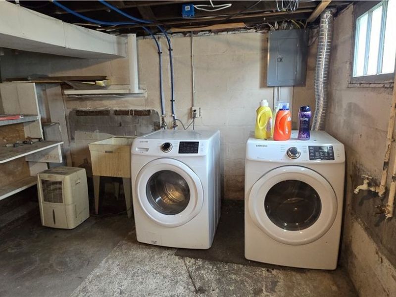 914 Dan Street, Akron, OH 44310 Photo 16