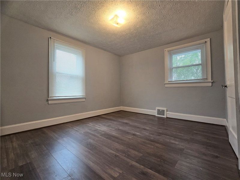 914 Dan Street, Akron, OH 44310 Photo 8