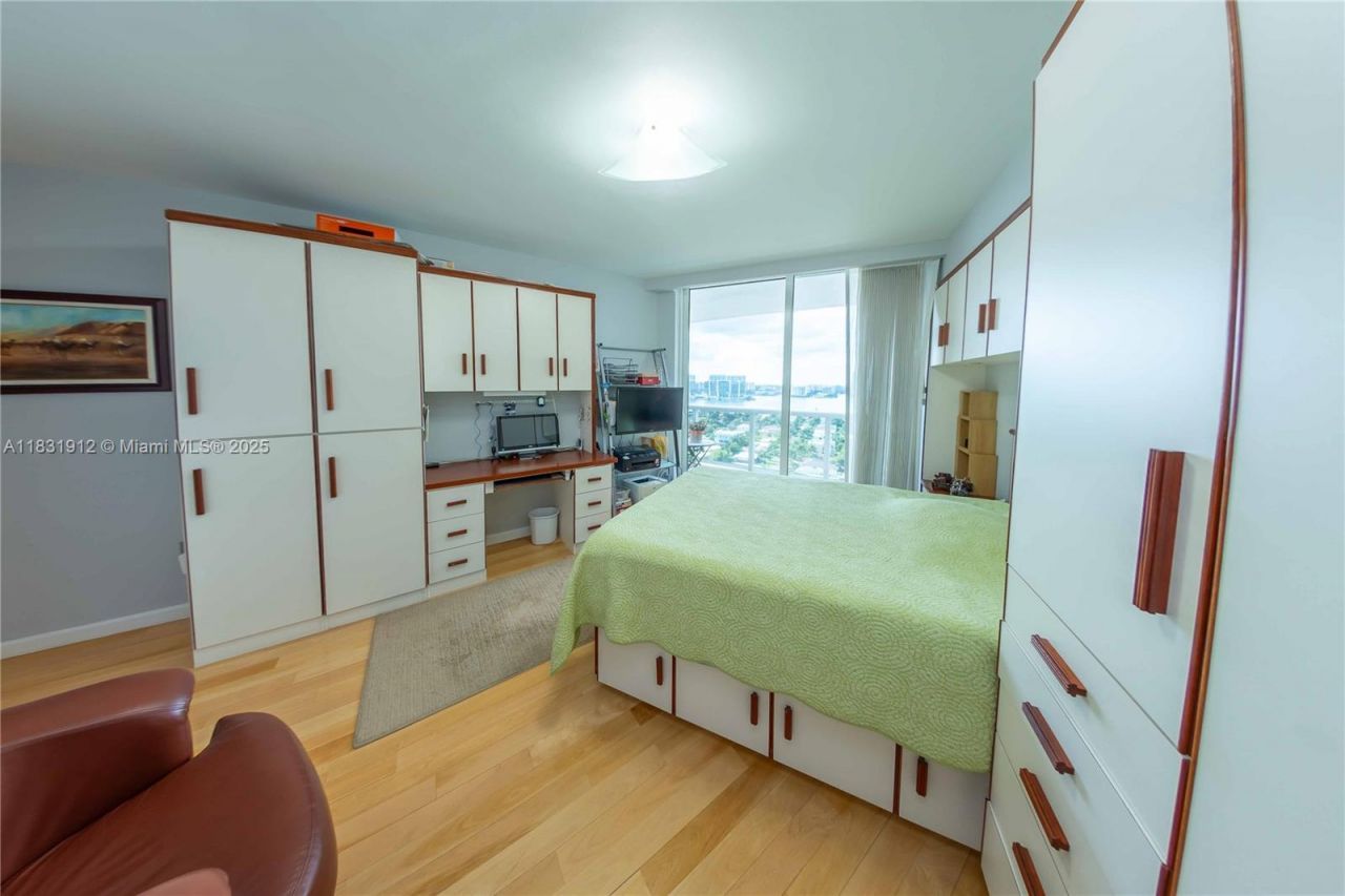 18911 Collins Ave, Unit 2004, Sunny Isles Beach, FL 33160 Photo