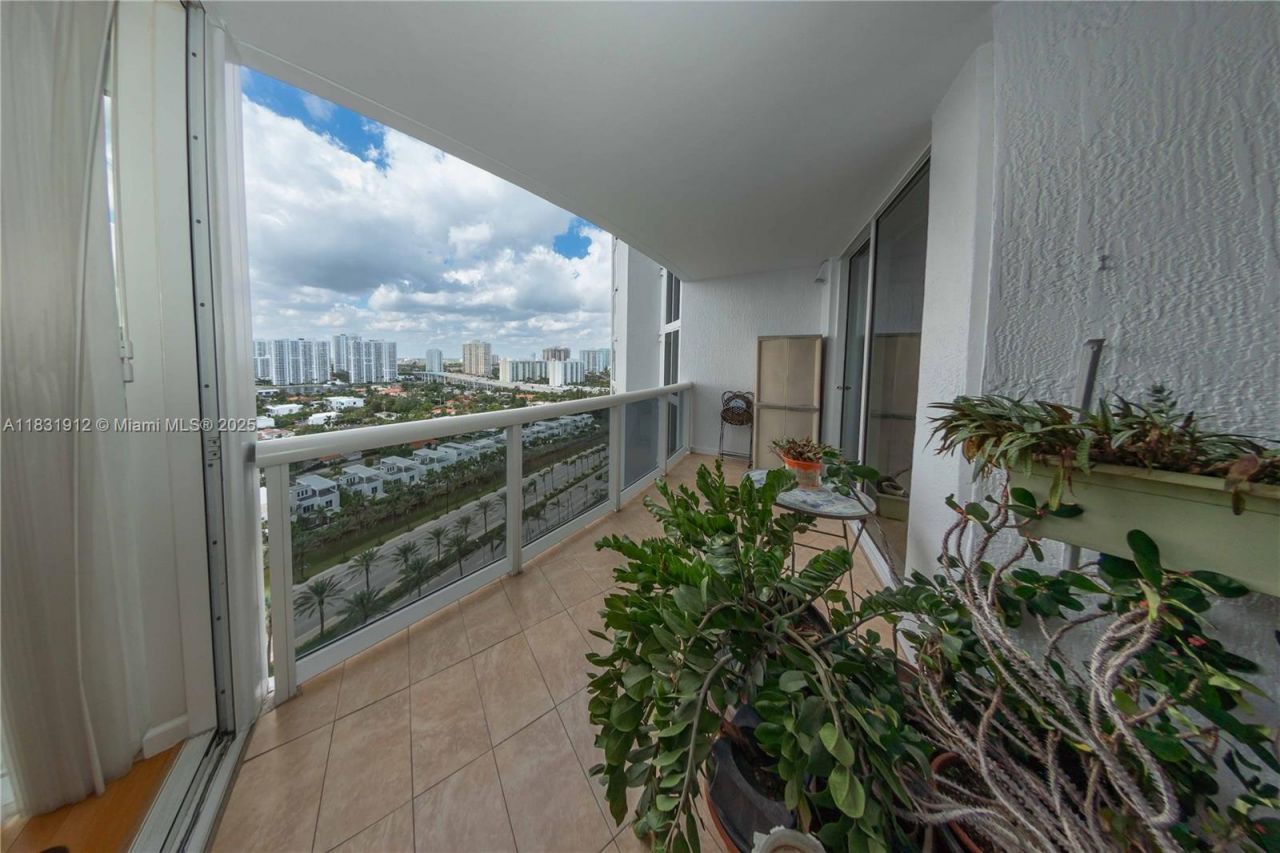 18911 Collins Ave, Unit 2004, Sunny Isles Beach, FL 33160 Photo