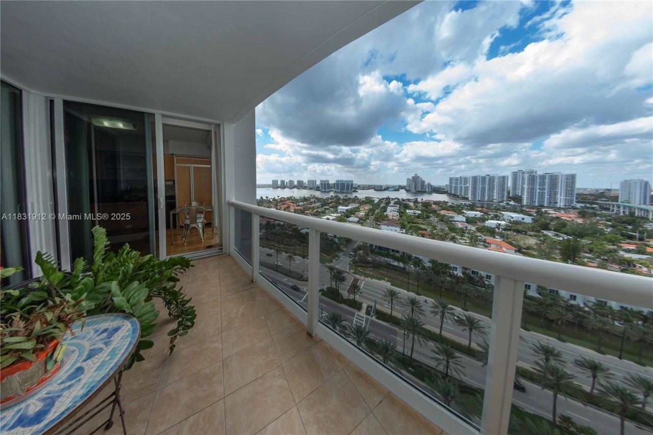 18911 Collins Ave, Unit 2004, Sunny Isles Beach, FL 33160 Photo