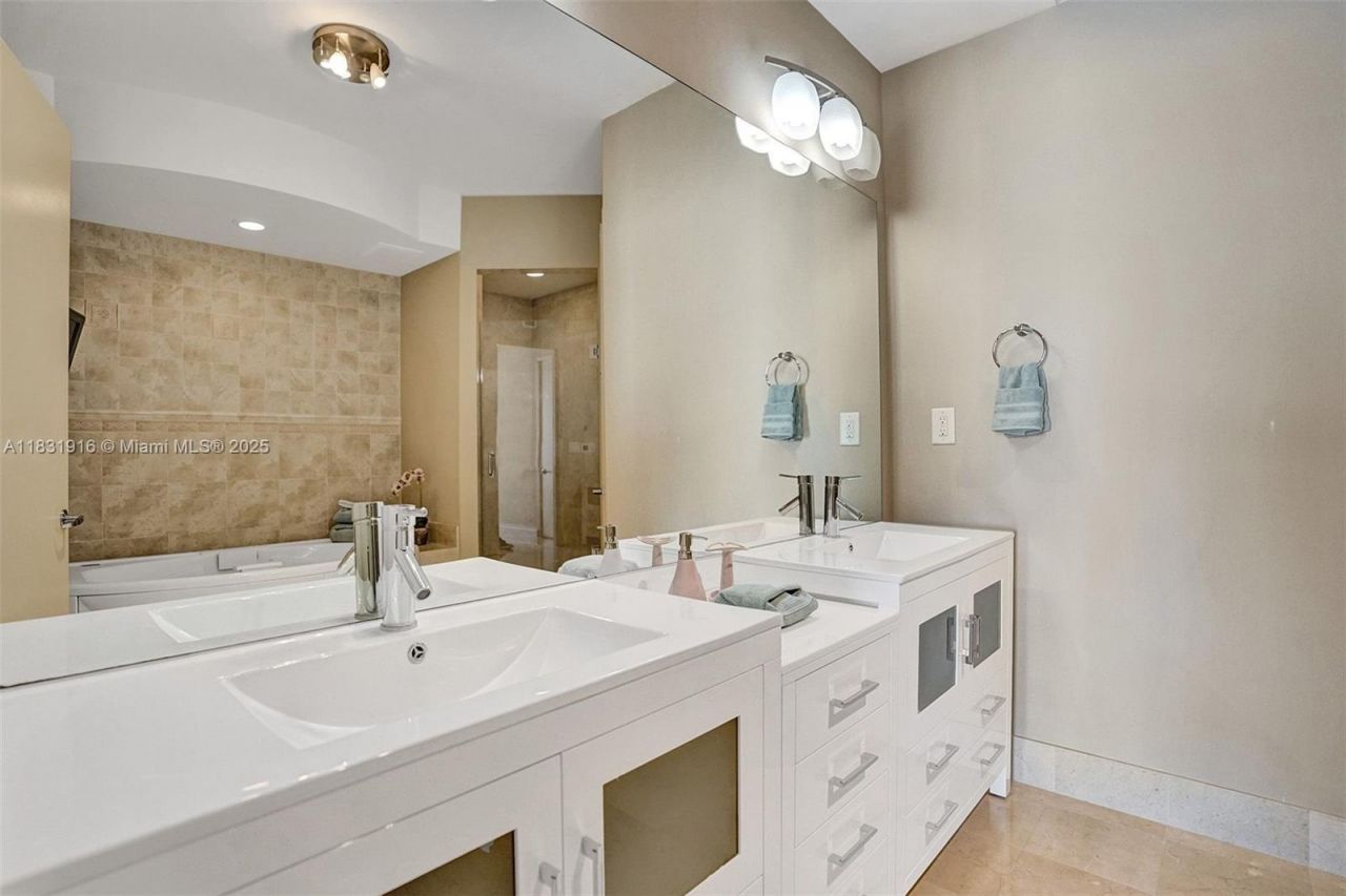 18101 Collins Ave, Unit 4206, Sunny Isles Beach, FL 33160 Photo