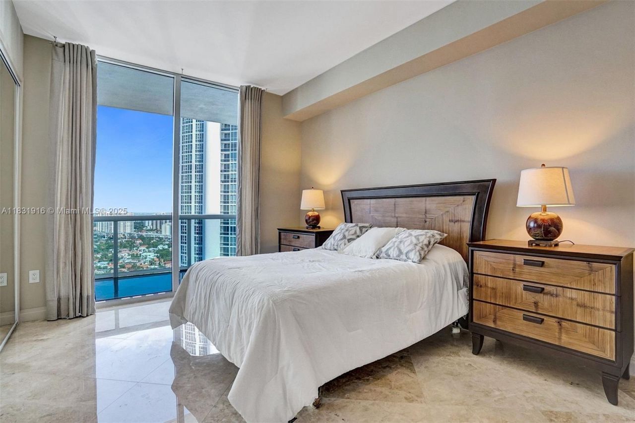 18101 Collins Ave, Unit 4206, Sunny Isles Beach, FL 33160 Photo