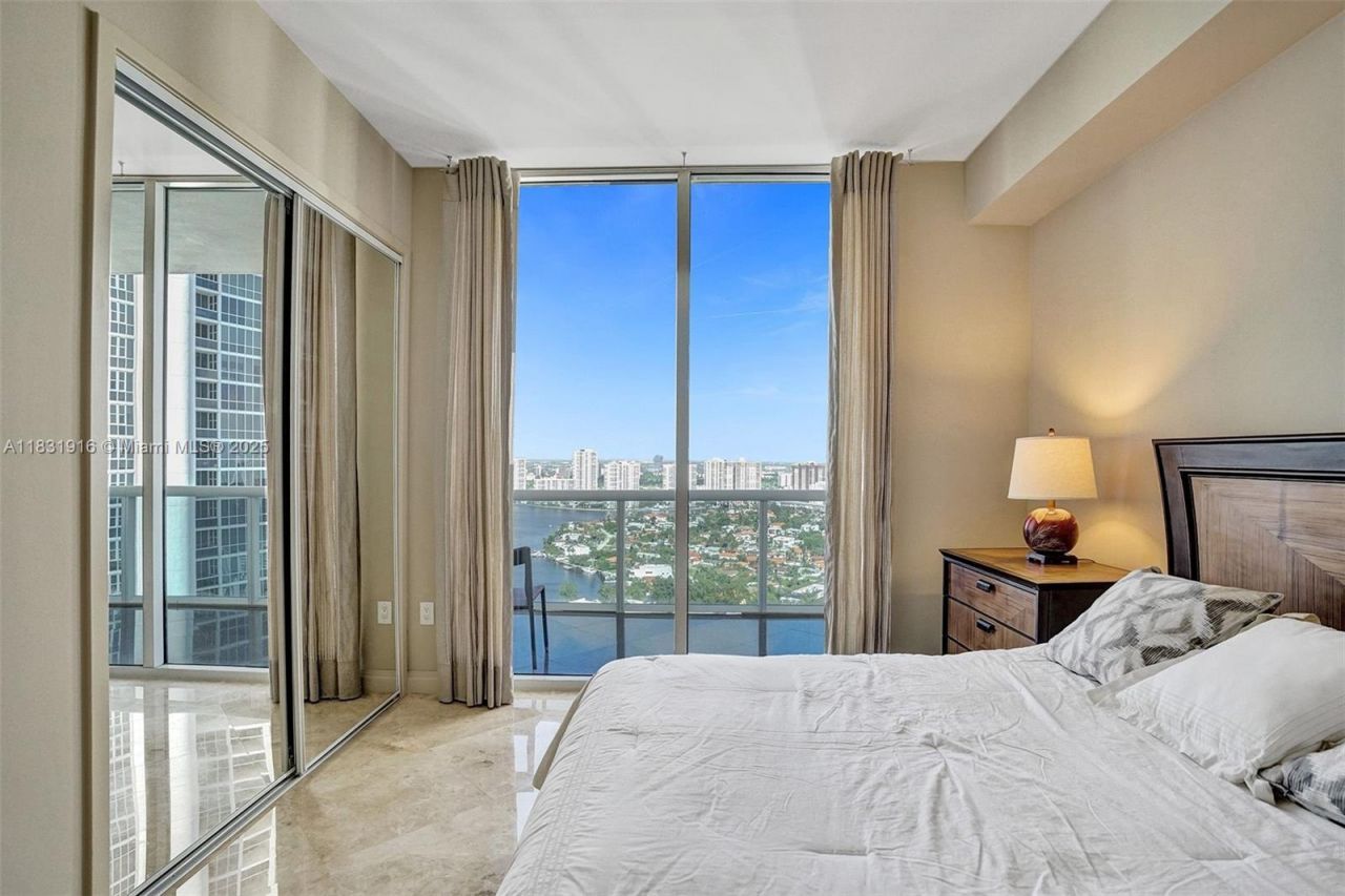 18101 Collins Ave, Unit 4206, Sunny Isles Beach, FL 33160 Photo
