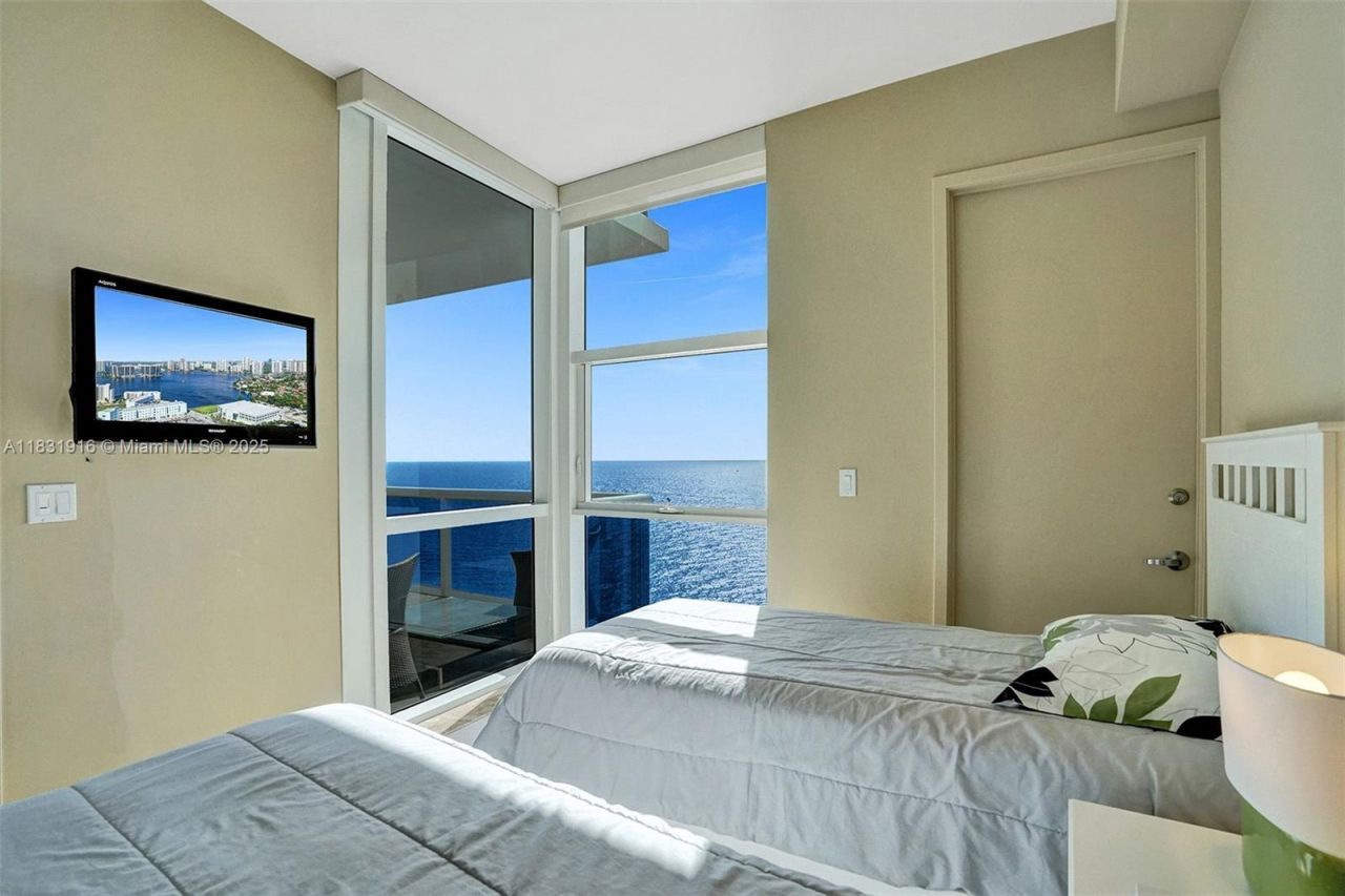 18101 Collins Ave, Unit 4206, Sunny Isles Beach, FL 33160 Photo