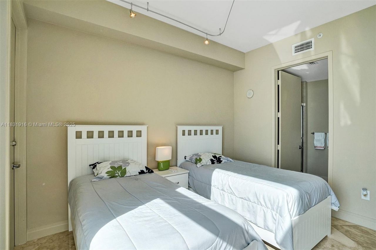 18101 Collins Ave, Unit 4206, Sunny Isles Beach, FL 33160 Photo