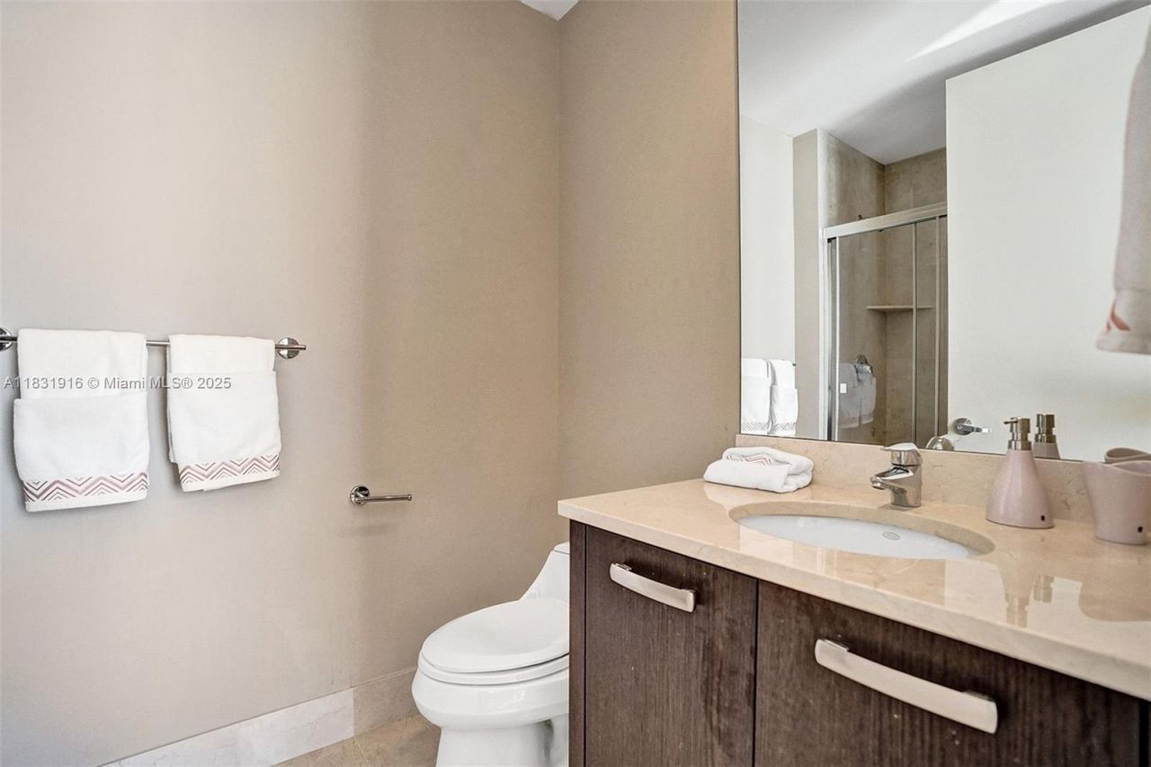 18101 Collins Ave, Unit 4206, Sunny Isles Beach, FL 33160 Photo