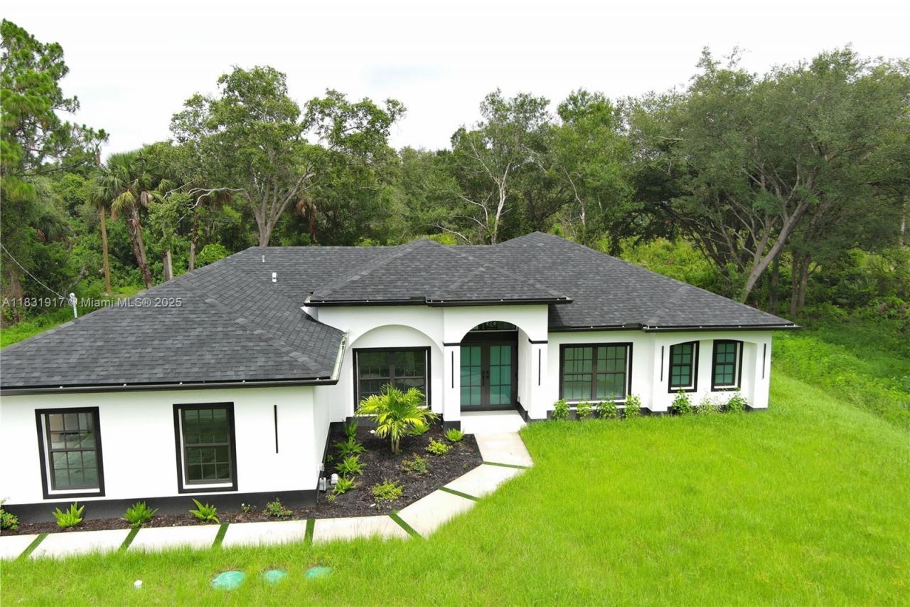 407 Washington Ave, Lehigh Acres, FL 33972 Photo