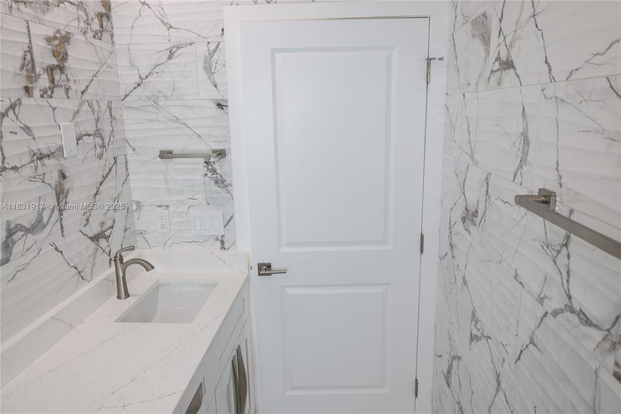 407 Washington Ave, Lehigh Acres, FL 33972 Photo