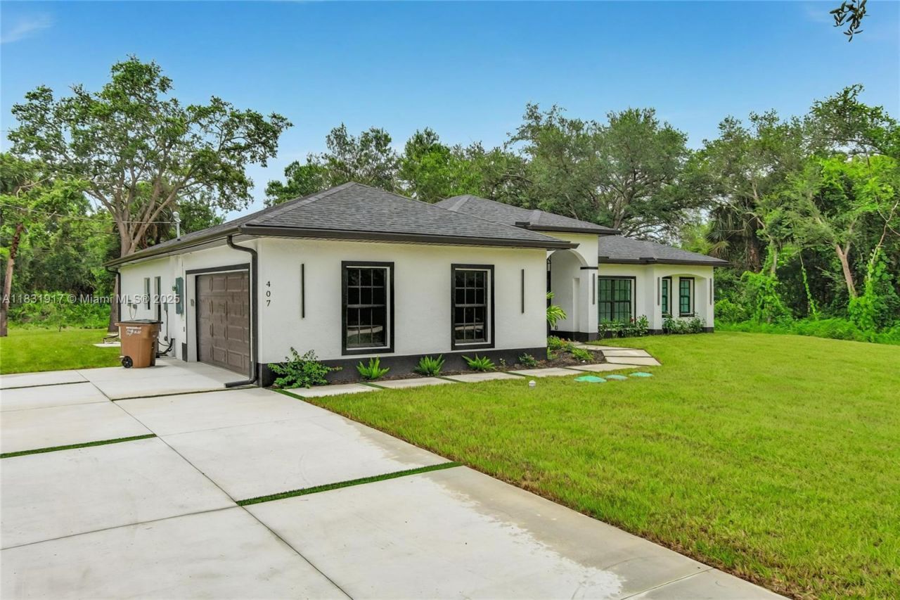 407 Washington Ave, Lehigh Acres, FL 33972 Photo