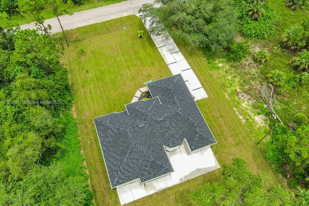 407 Washington Ave, Lehigh Acres, FL 33972 Photo