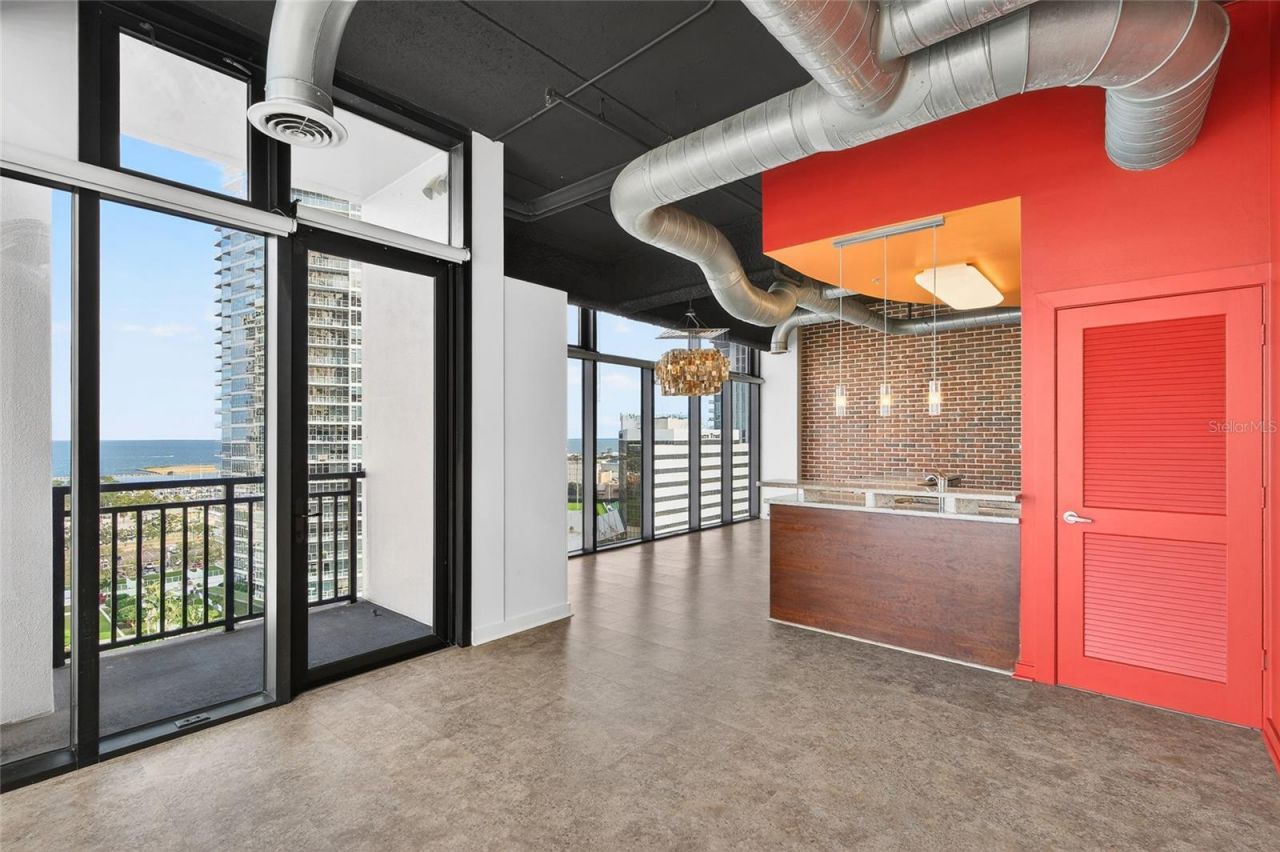 175 2nd Street S, Unit P-2, Saint Petersburg, FL 33701 Photo