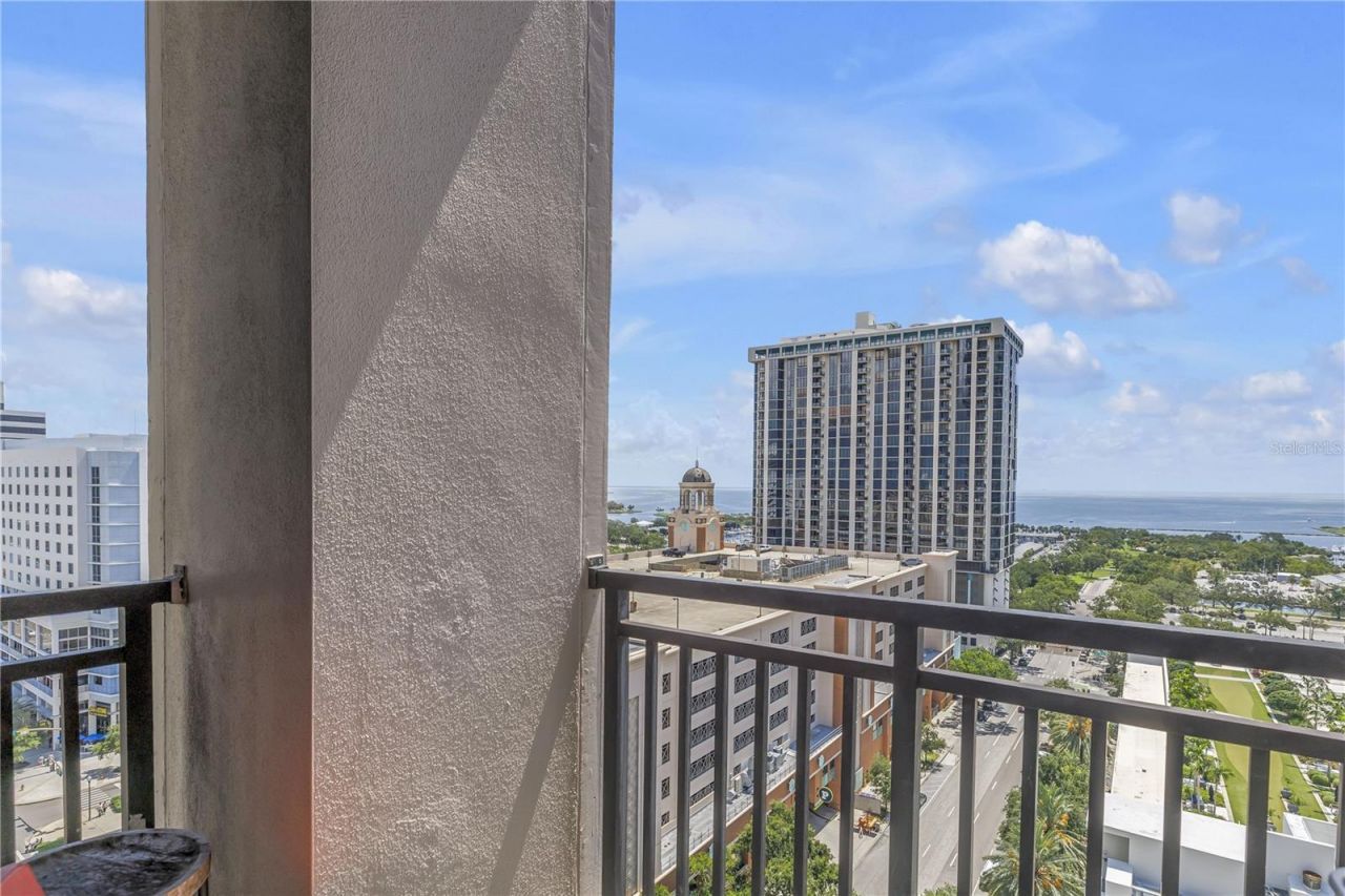 175 2nd Street S, Unit P-2, Saint Petersburg, FL 33701 Photo