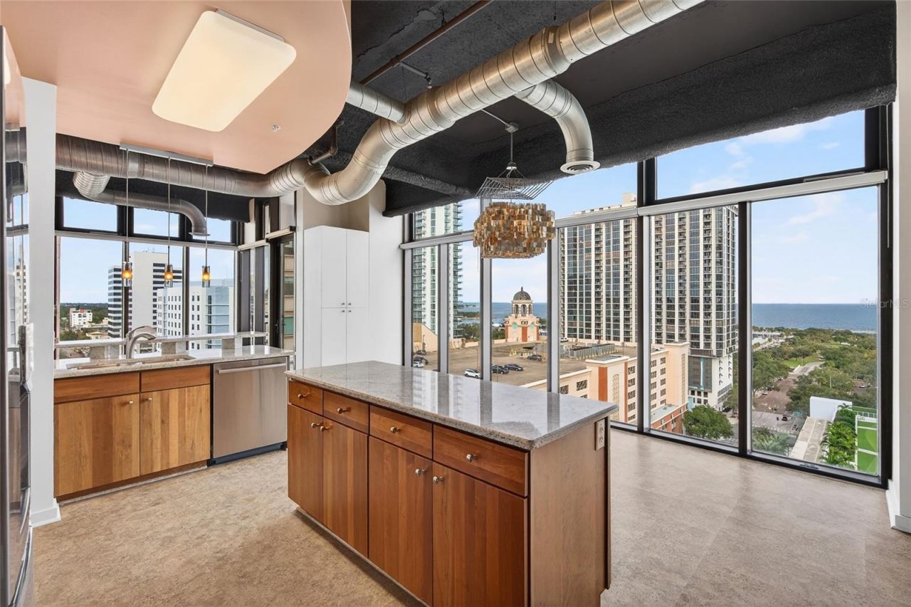 175 2nd Street S, Unit P-2, Saint Petersburg, FL 33701 Photo