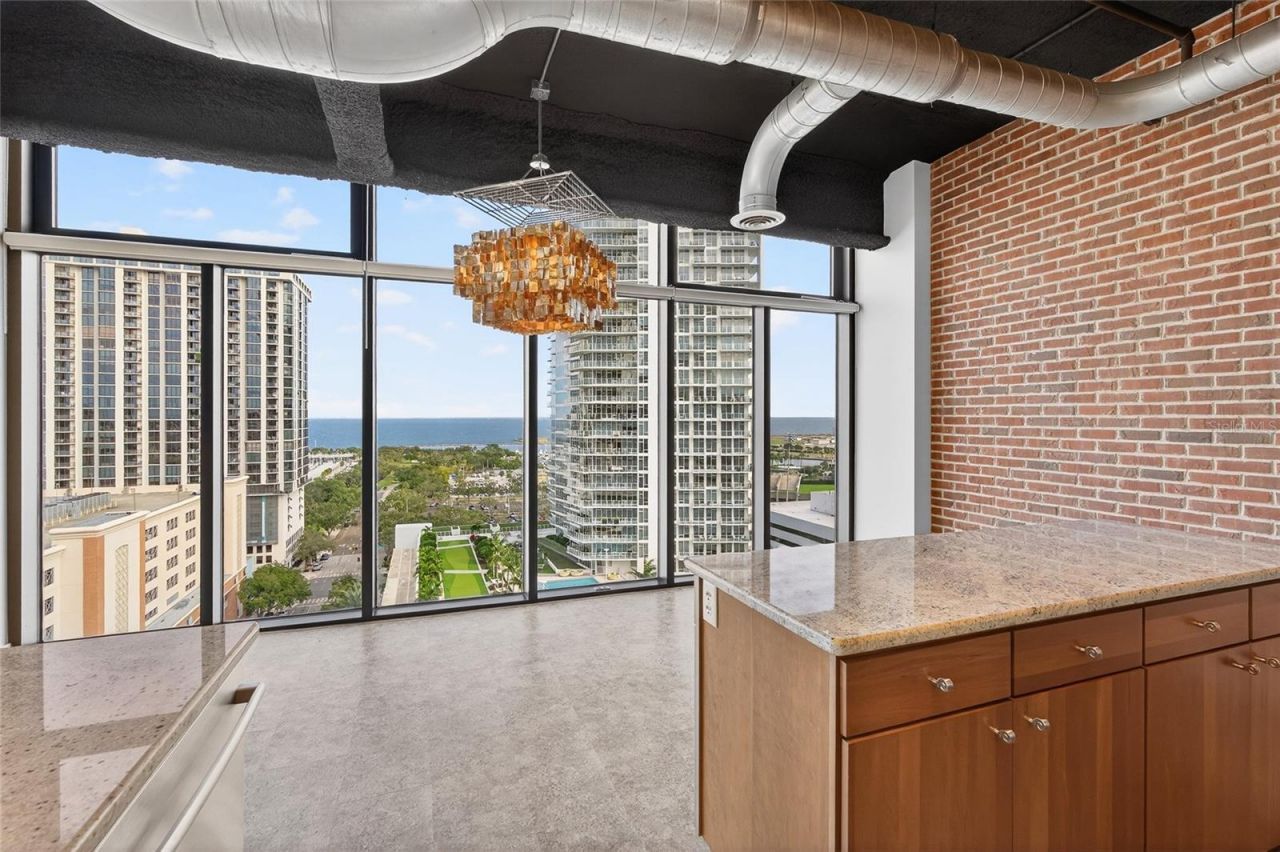 175 2nd Street S, Unit P-2, Saint Petersburg, FL 33701 Photo