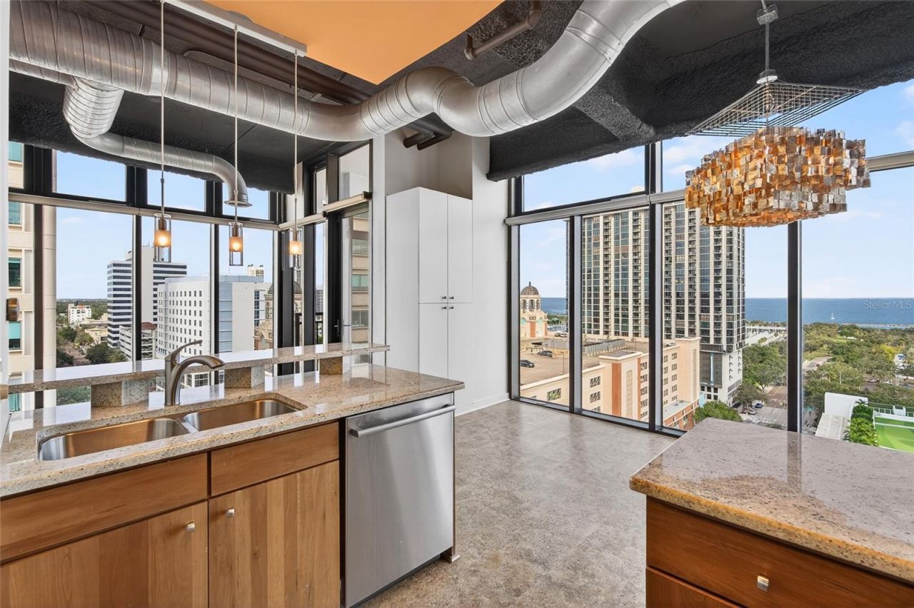 175 2nd Street S, Unit P-2, Saint Petersburg, FL 33701 Photo