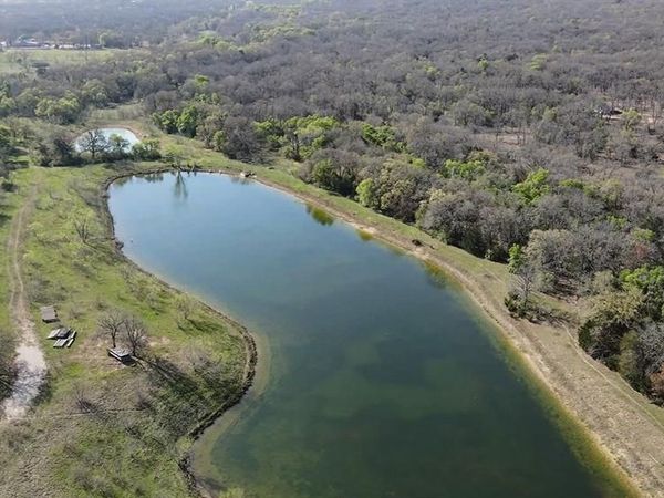 2005 LONGHORN, Axtell, TX 76624