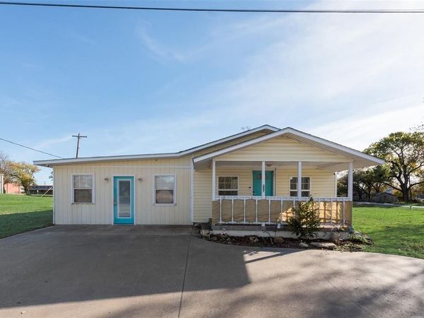 207 W Walnut Street, Nocona, TX 76255