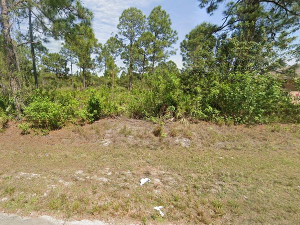 908 Dixie Avenue, Lehigh Acres, FL 33972