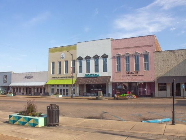 104 E Main St, Starkville, MS 39759