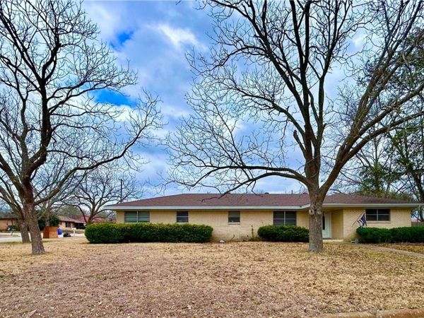 205 S College Street, Troy, TX 76579