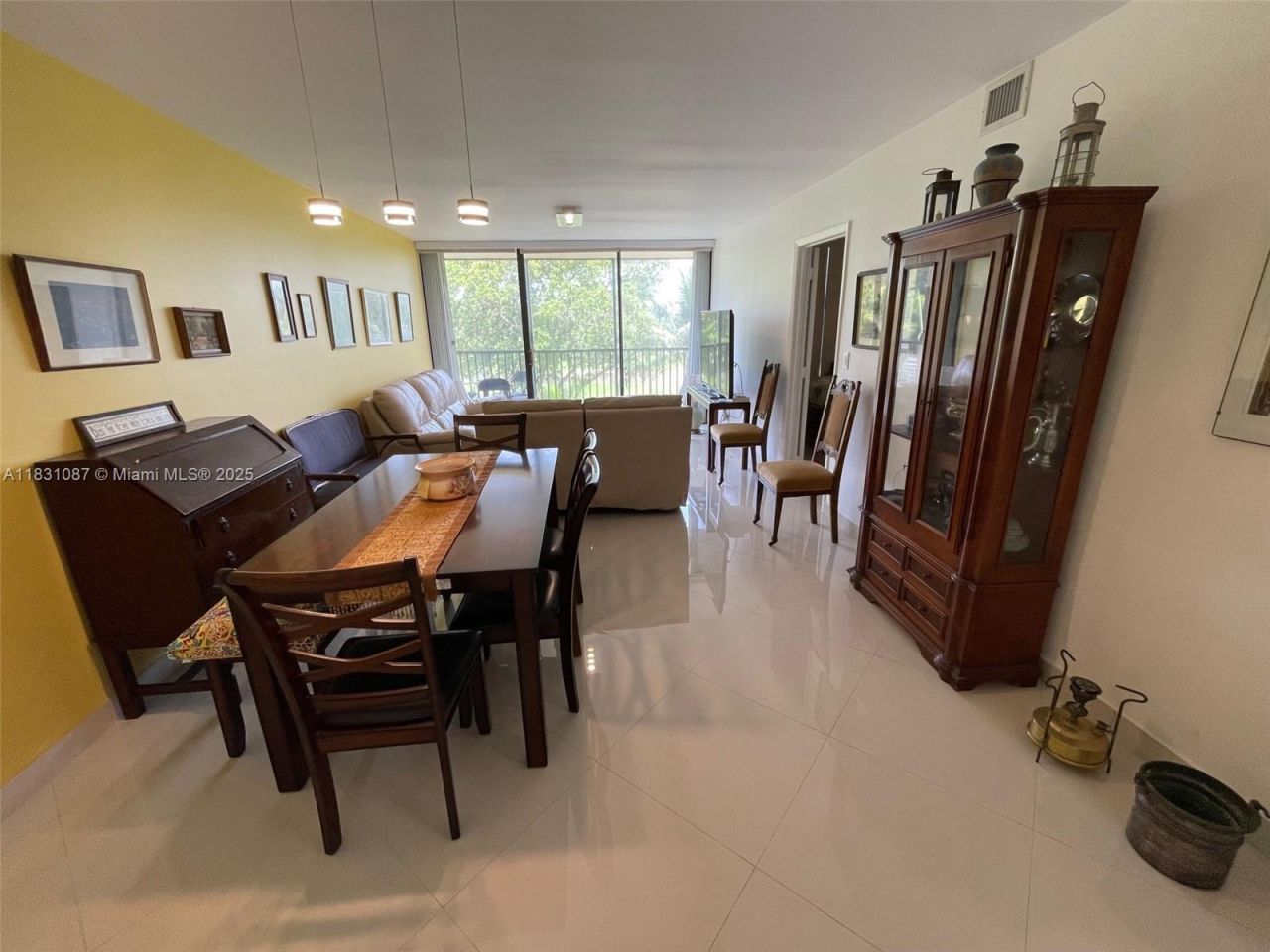 20335 W Country Club Dr, Unit 304, Aventura, FL 33180 Photo