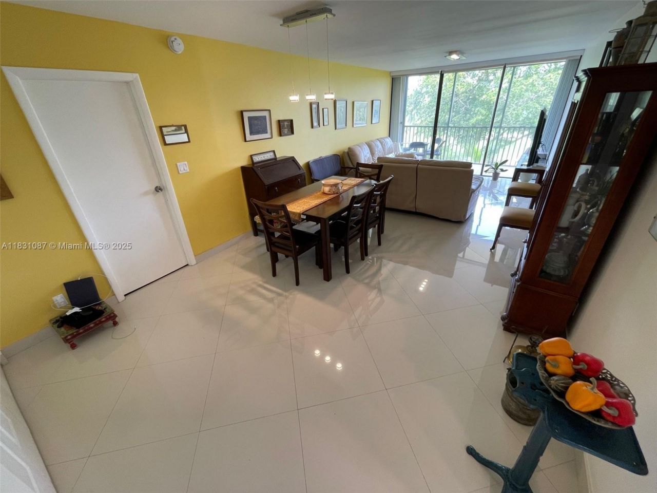 20335 W Country Club Dr, Unit 304, Aventura, FL 33180 Photo