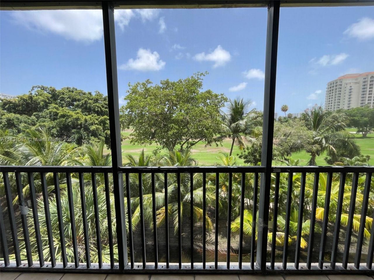 20335 W Country Club Dr, Unit 304, Aventura, FL 33180 Photo