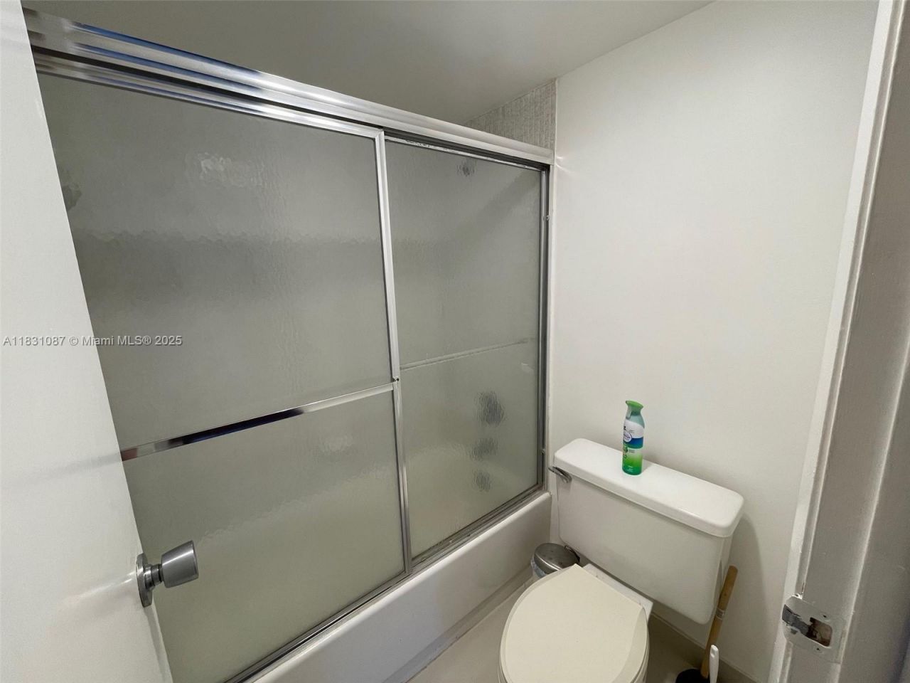 20335 W Country Club Dr, Unit 304, Aventura, FL 33180 Photo