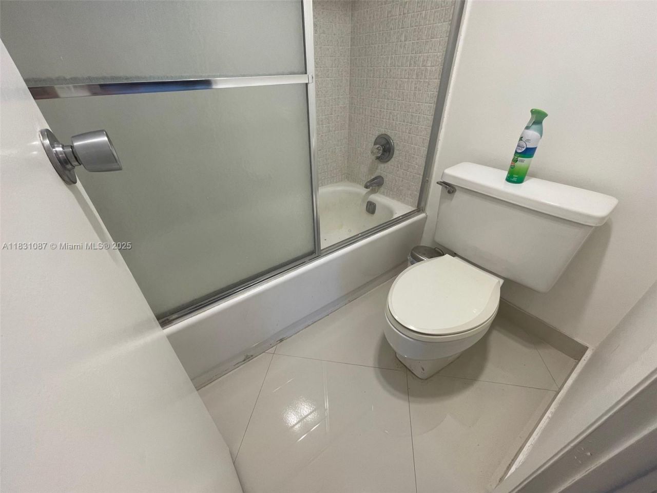 20335 W Country Club Dr, Unit 304, Aventura, FL 33180 Photo