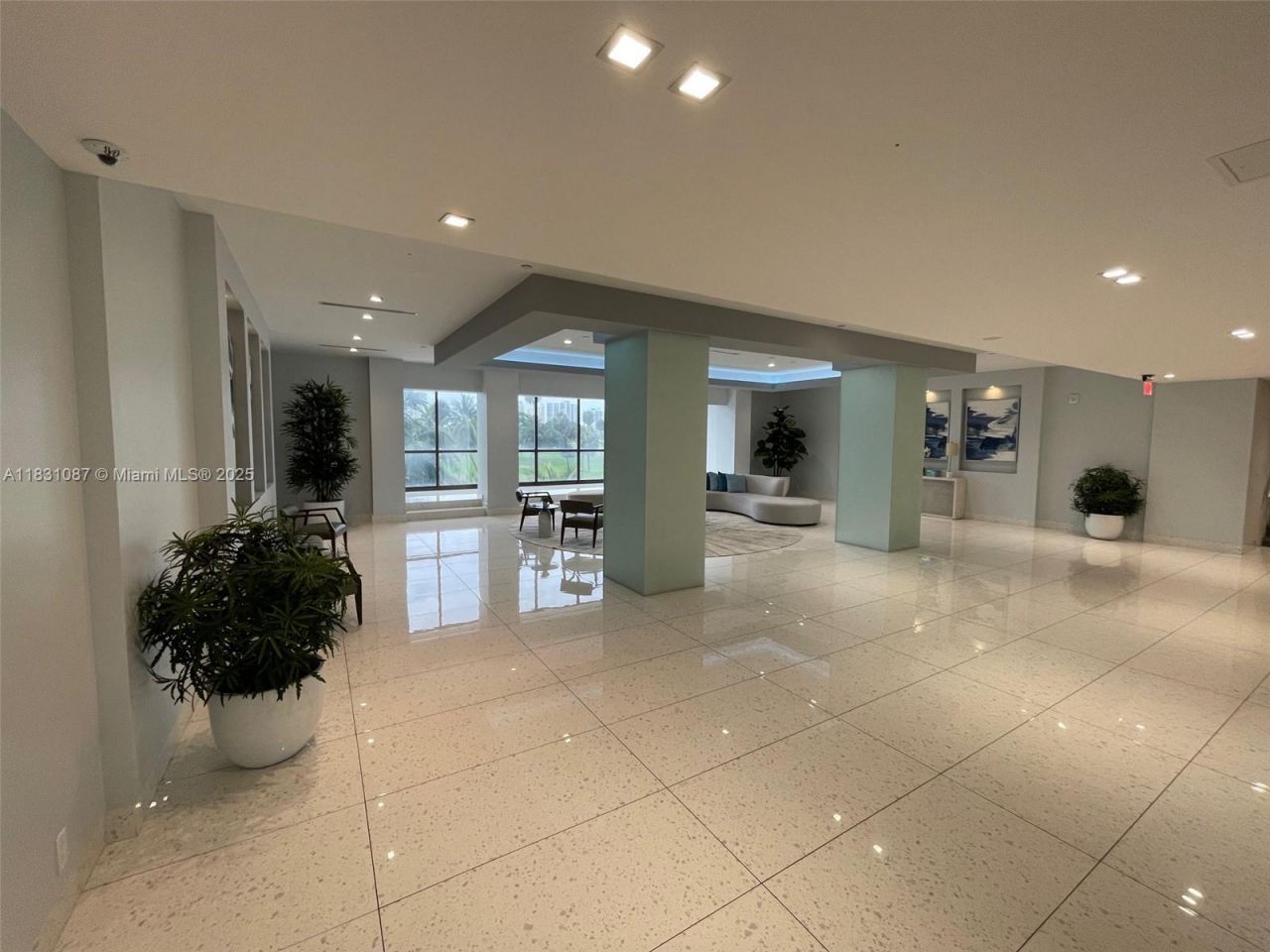 20335 W Country Club Dr, Unit 304, Aventura, FL 33180 Photo