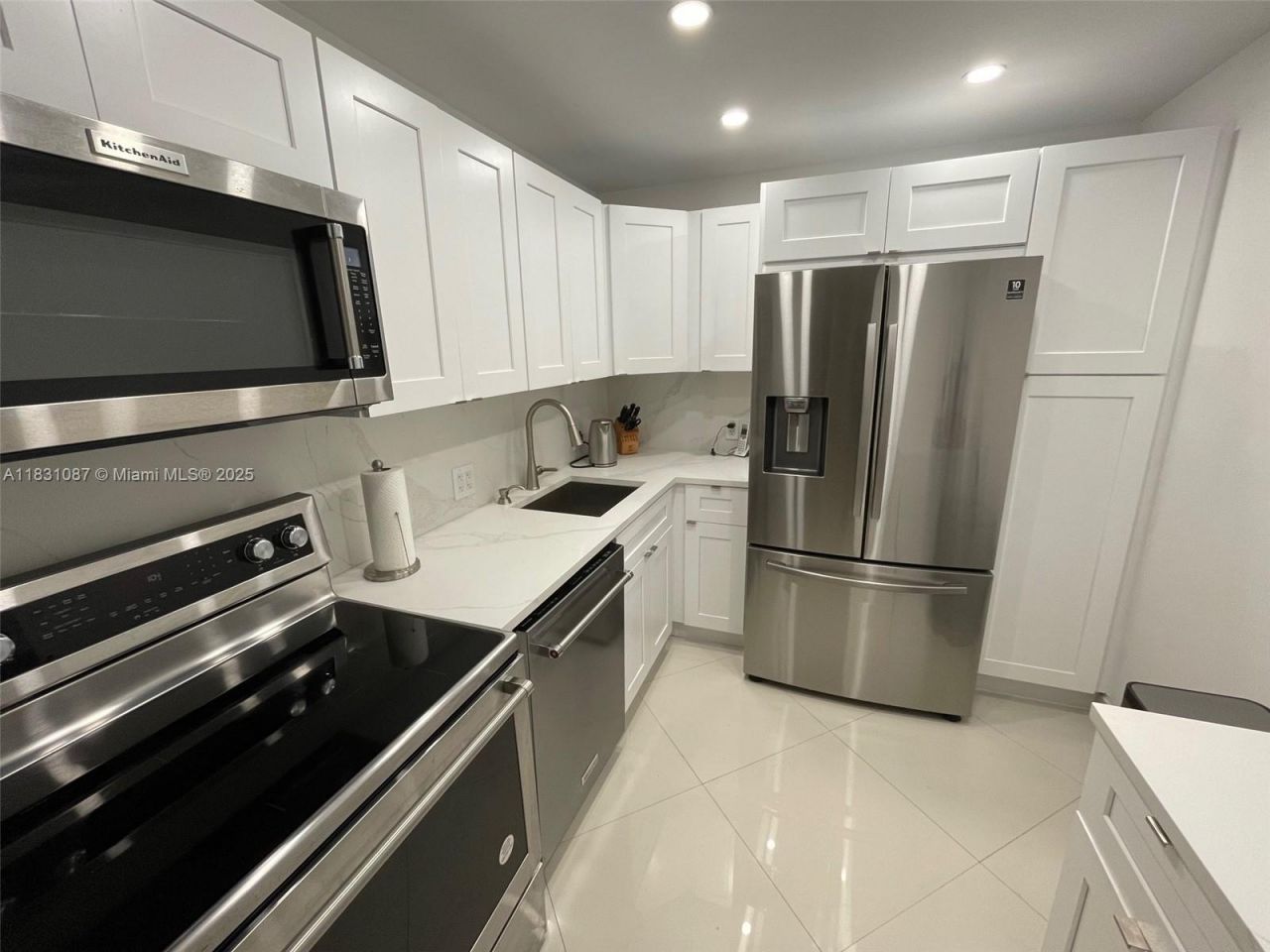 20335 W Country Club Dr, Unit 304, Aventura, FL 33180 Photo