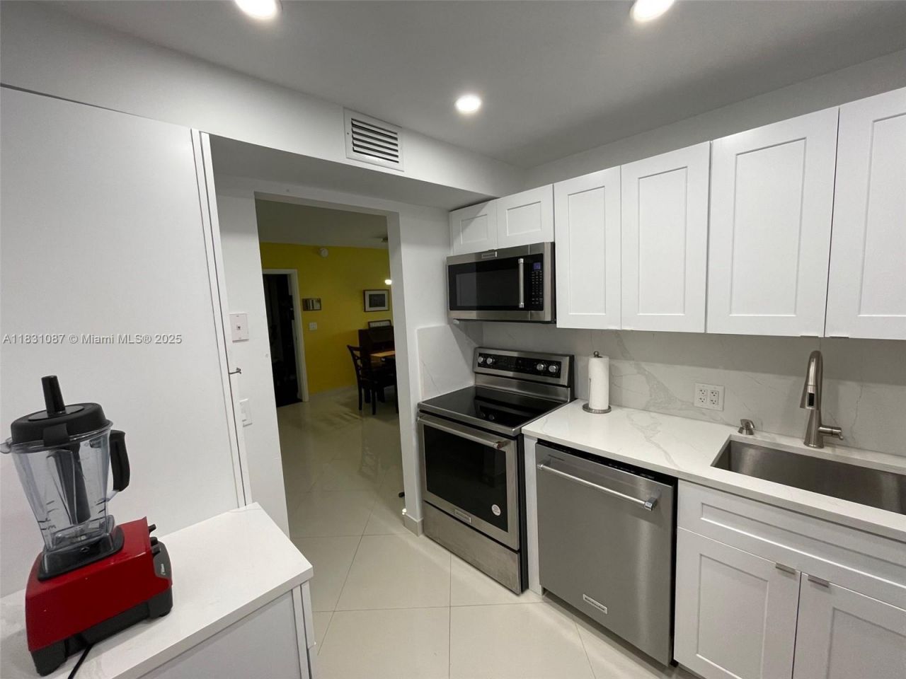 20335 W Country Club Dr, Unit 304, Aventura, FL 33180 Photo