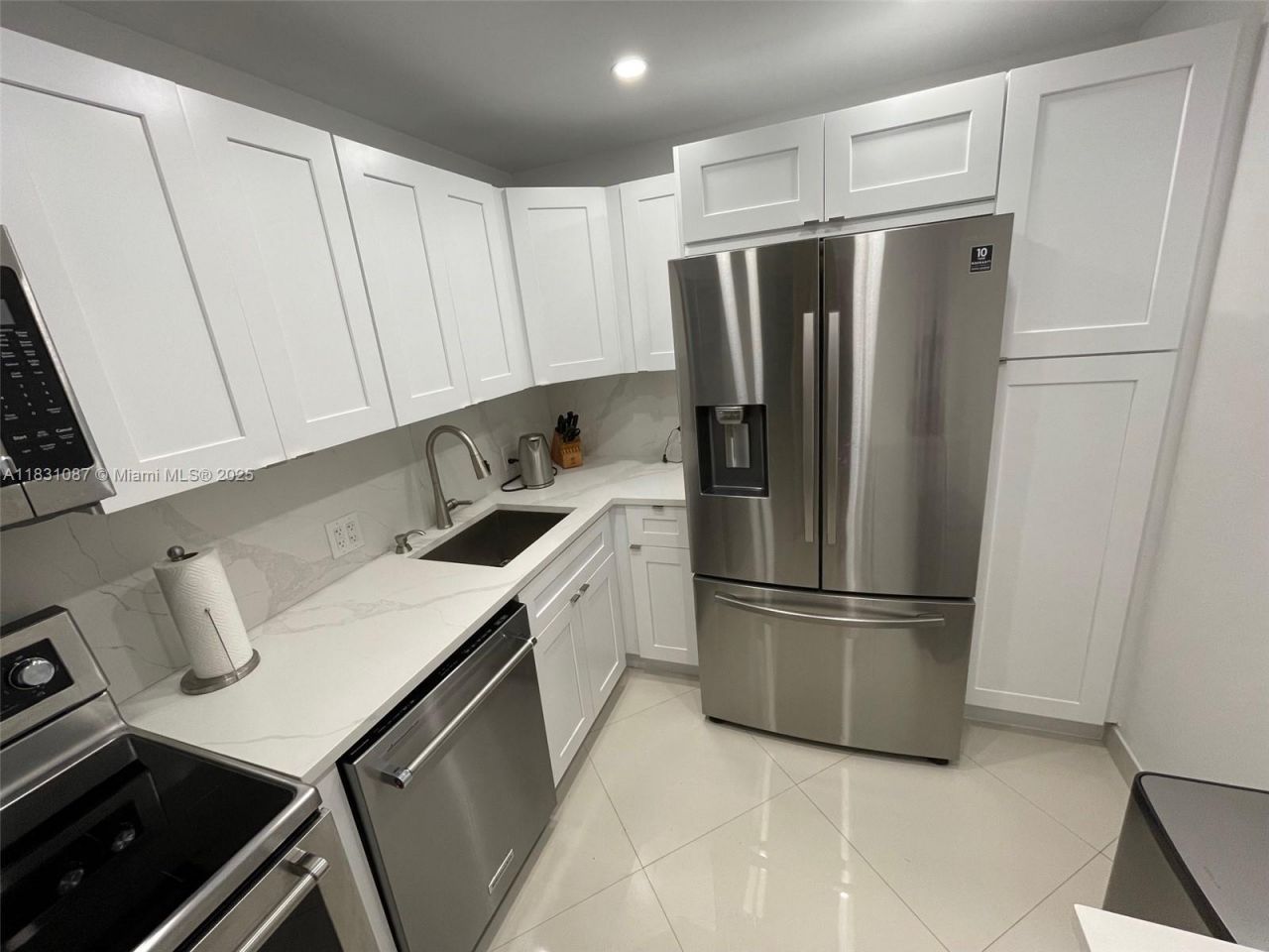 20335 W Country Club Dr, Unit 304, Aventura, FL 33180 Photo