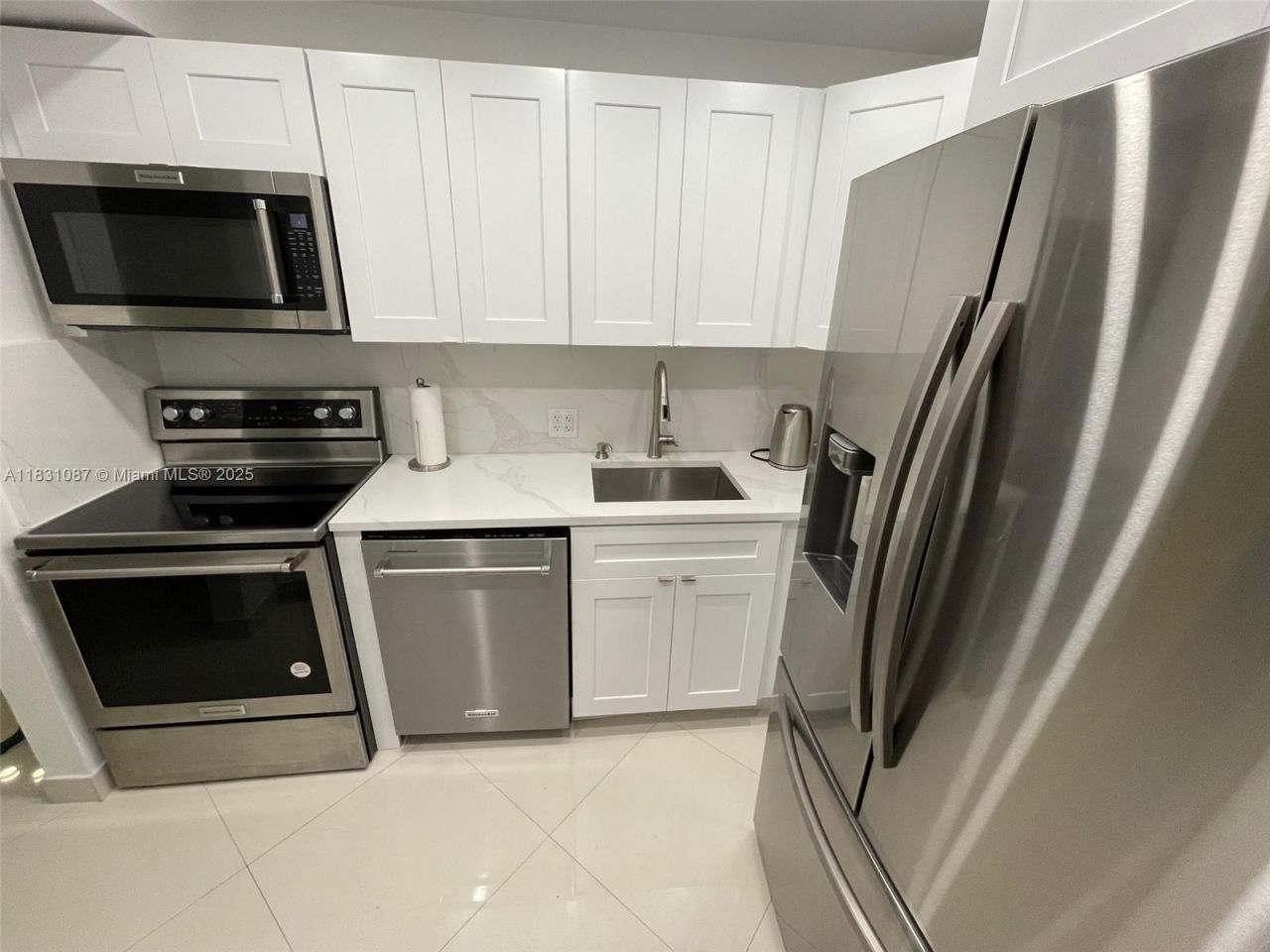 20335 W Country Club Dr, Unit 304, Aventura, FL 33180 Photo