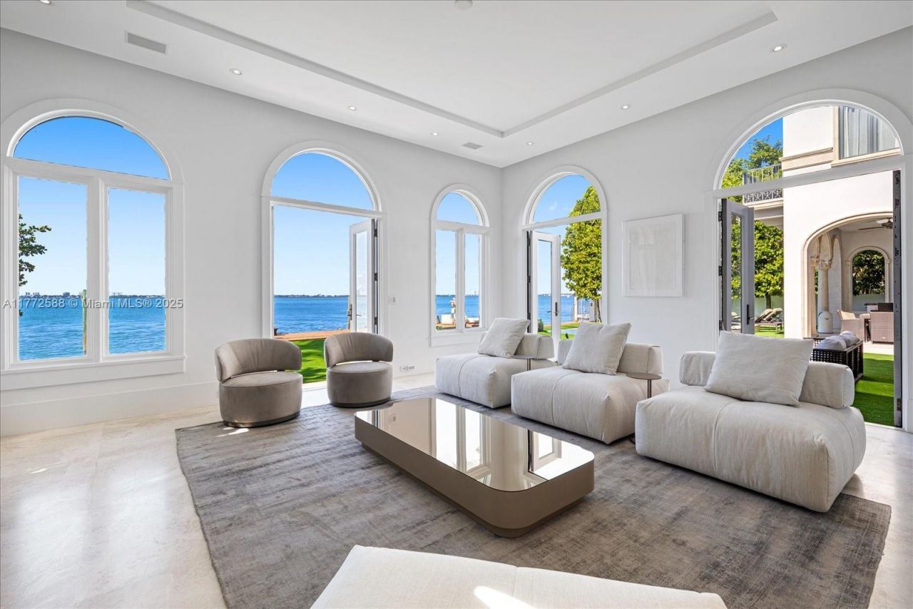 4340 N Bay Rd, Miami Beach, FL 33140 Photo