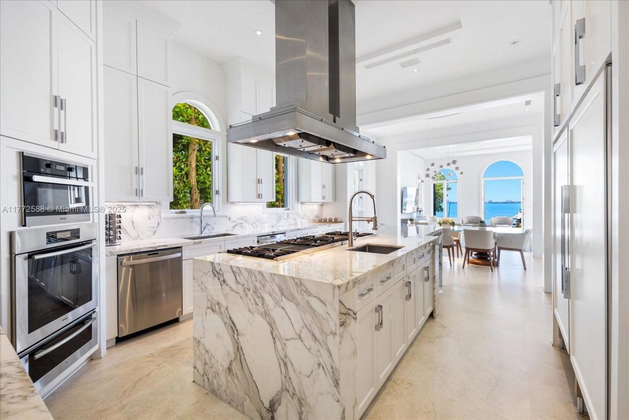 4340 N Bay Rd, Miami Beach, FL 33140 Photo