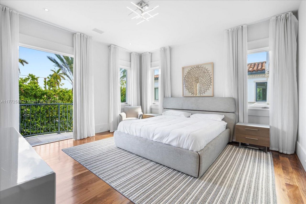 4340 N Bay Rd, Miami Beach, FL 33140 Photo