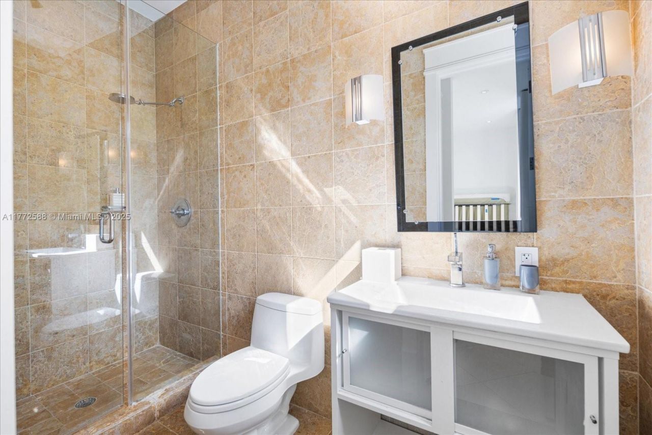 4340 N Bay Rd, Miami Beach, FL 33140 Photo