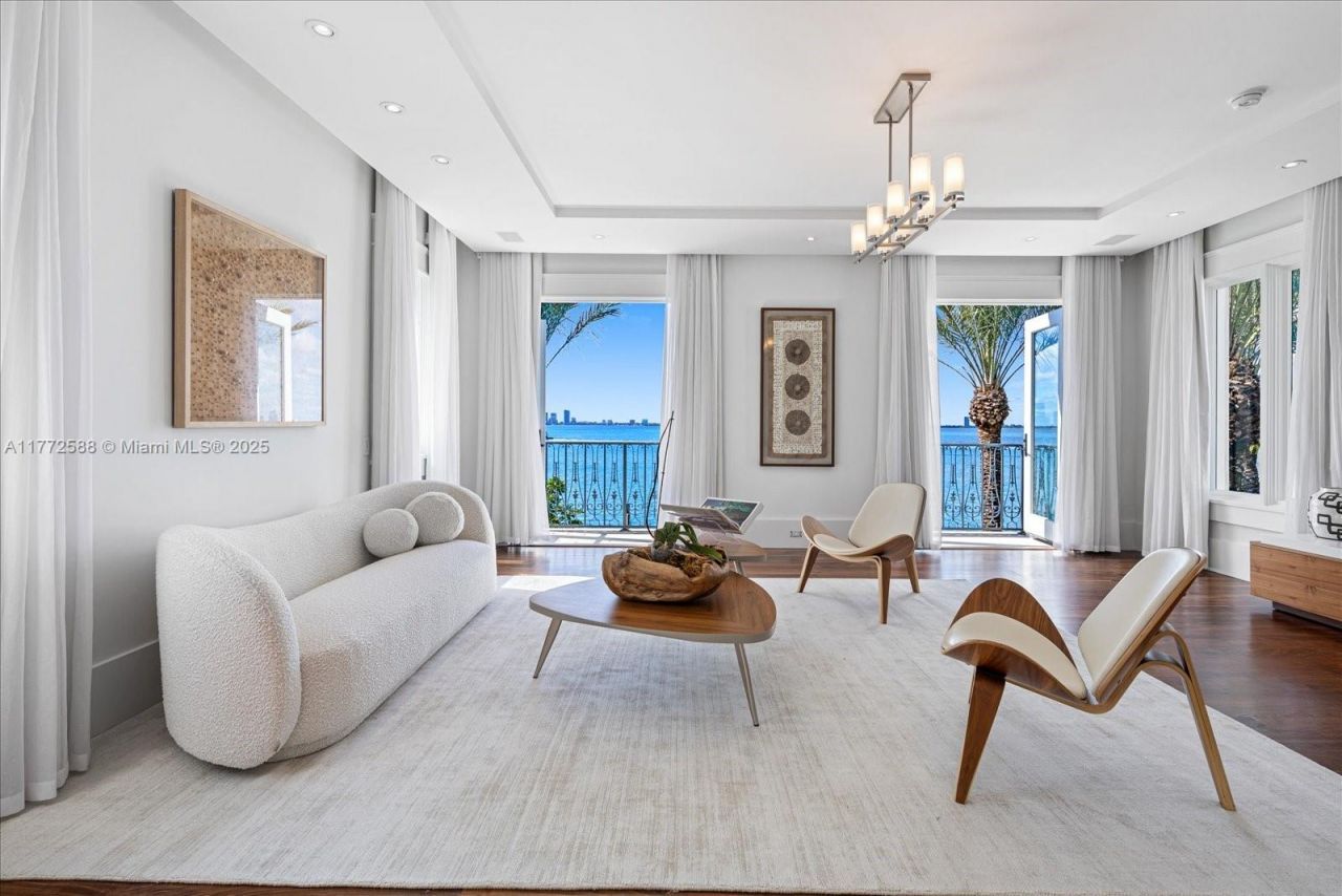 4340 N Bay Rd, Miami Beach, FL 33140 Photo