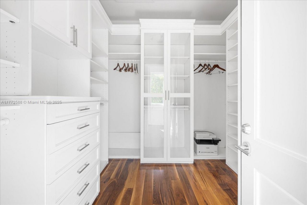 4340 N Bay Rd, Miami Beach, FL 33140 Photo