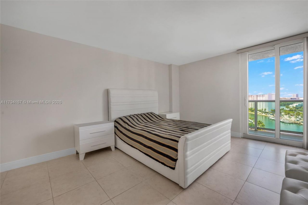 100 Bayview Dr, Unit 1403, Sunny Isles Beach, FL 33160 Photo